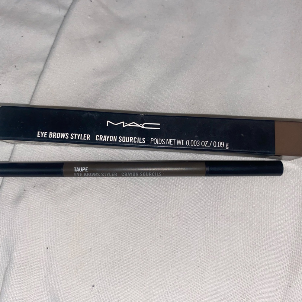 MAC Eyebrow Styler in Taupe